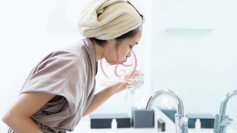 Rinse your mouth with saline solution
